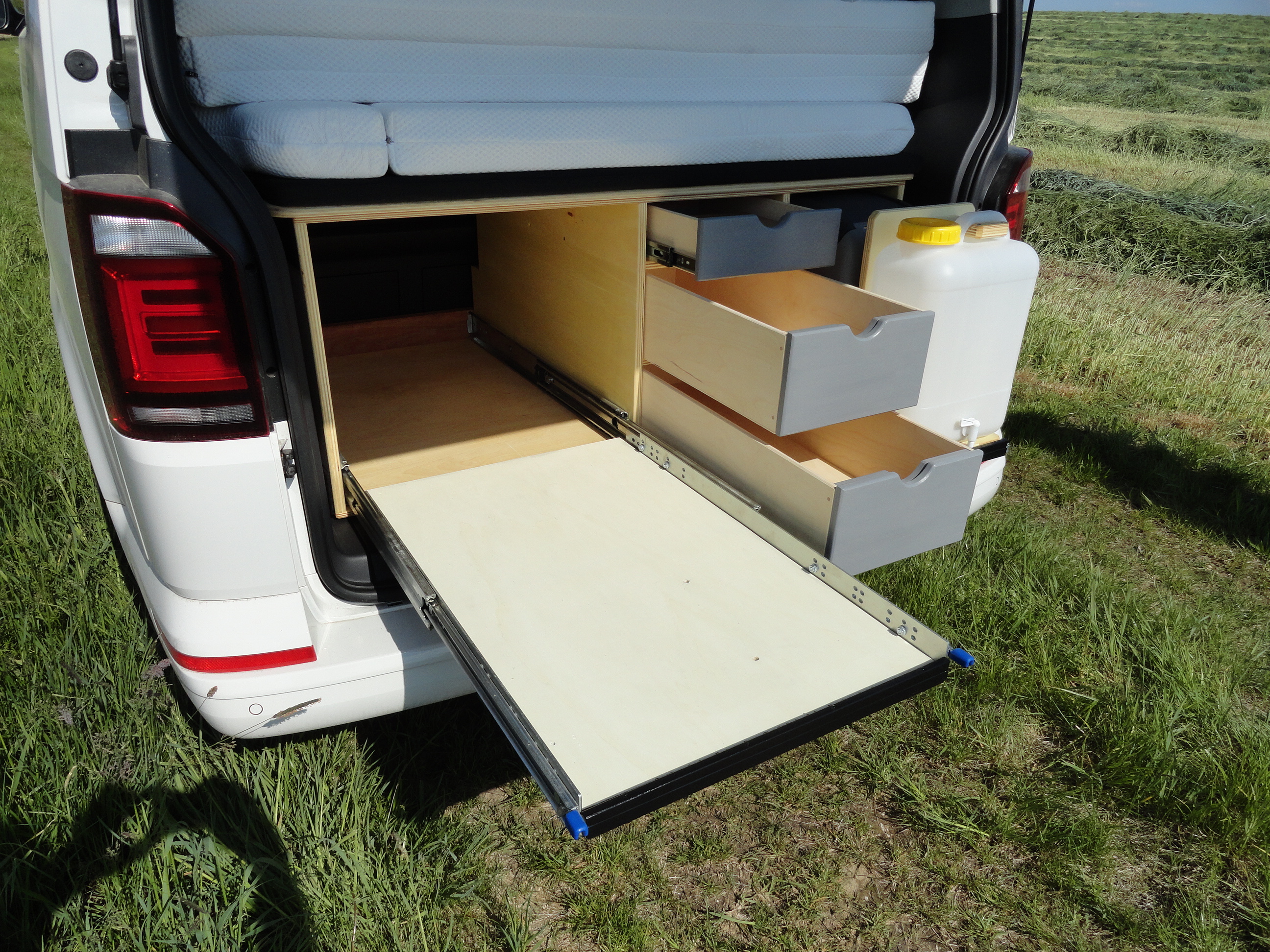 T6 California Beach Camping Heckeinbau