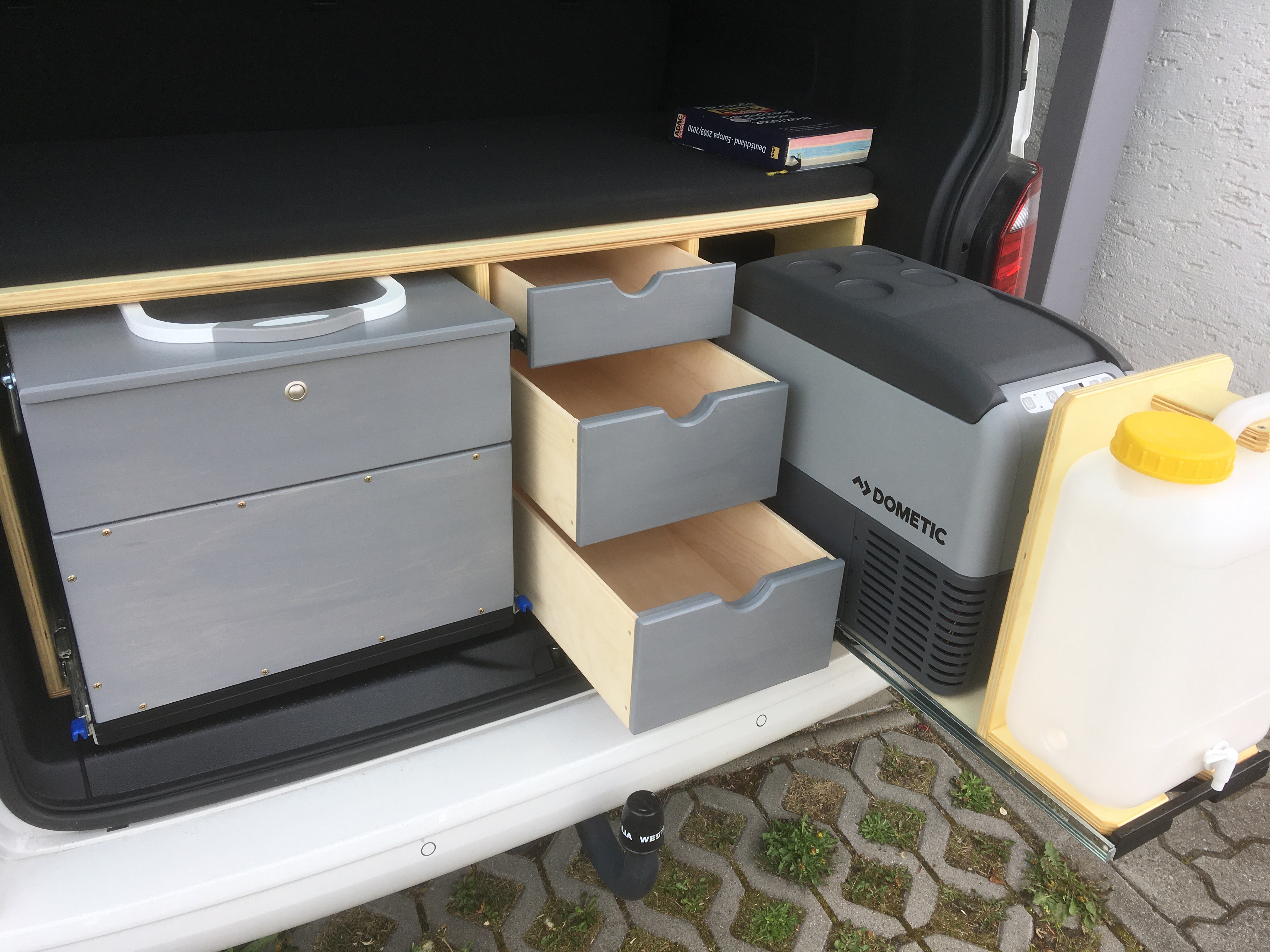 Camping-Heckausbau voll bestückt
